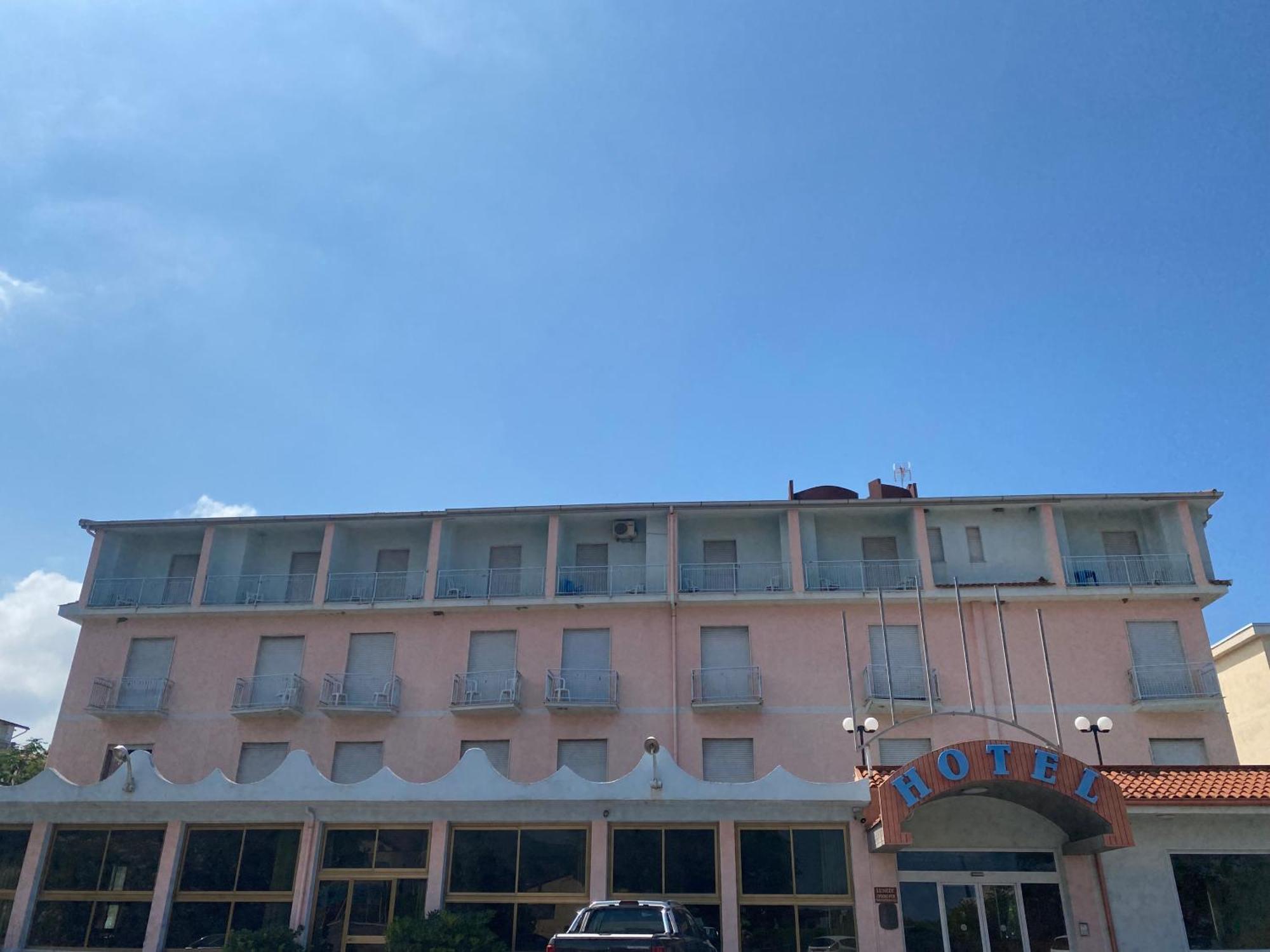 Al Torrione Bed and Breakfast Campora San Giovanni Buitenkant foto